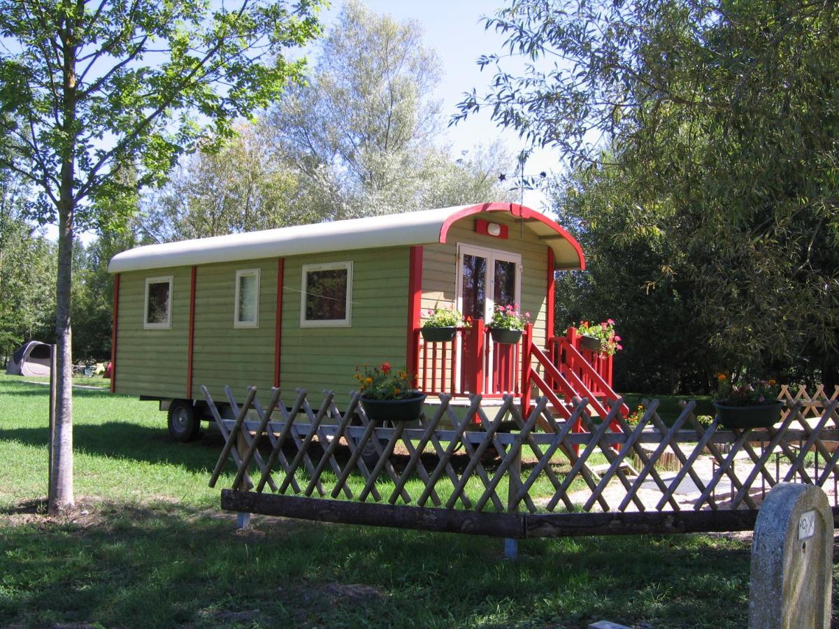 Camping Belle Riviere Chaniers Luaran gambar