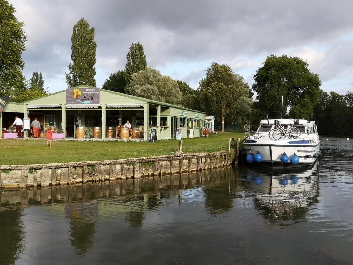 Camping Belle Riviere Chaniers Luaran gambar