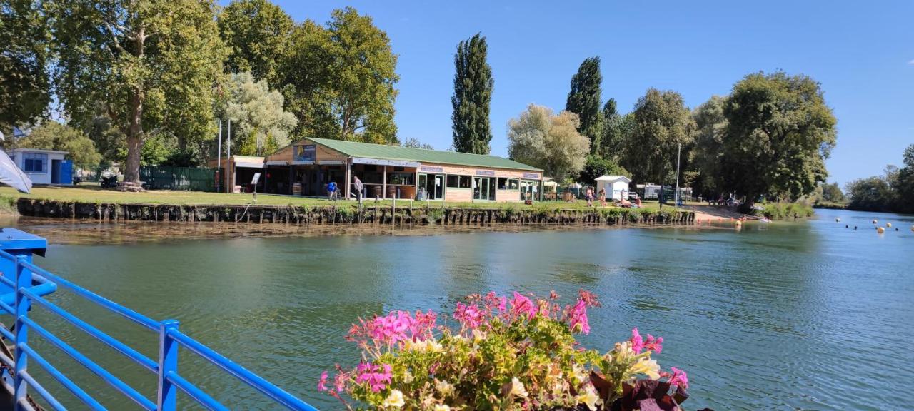 Camping Belle Riviere Chaniers Luaran gambar