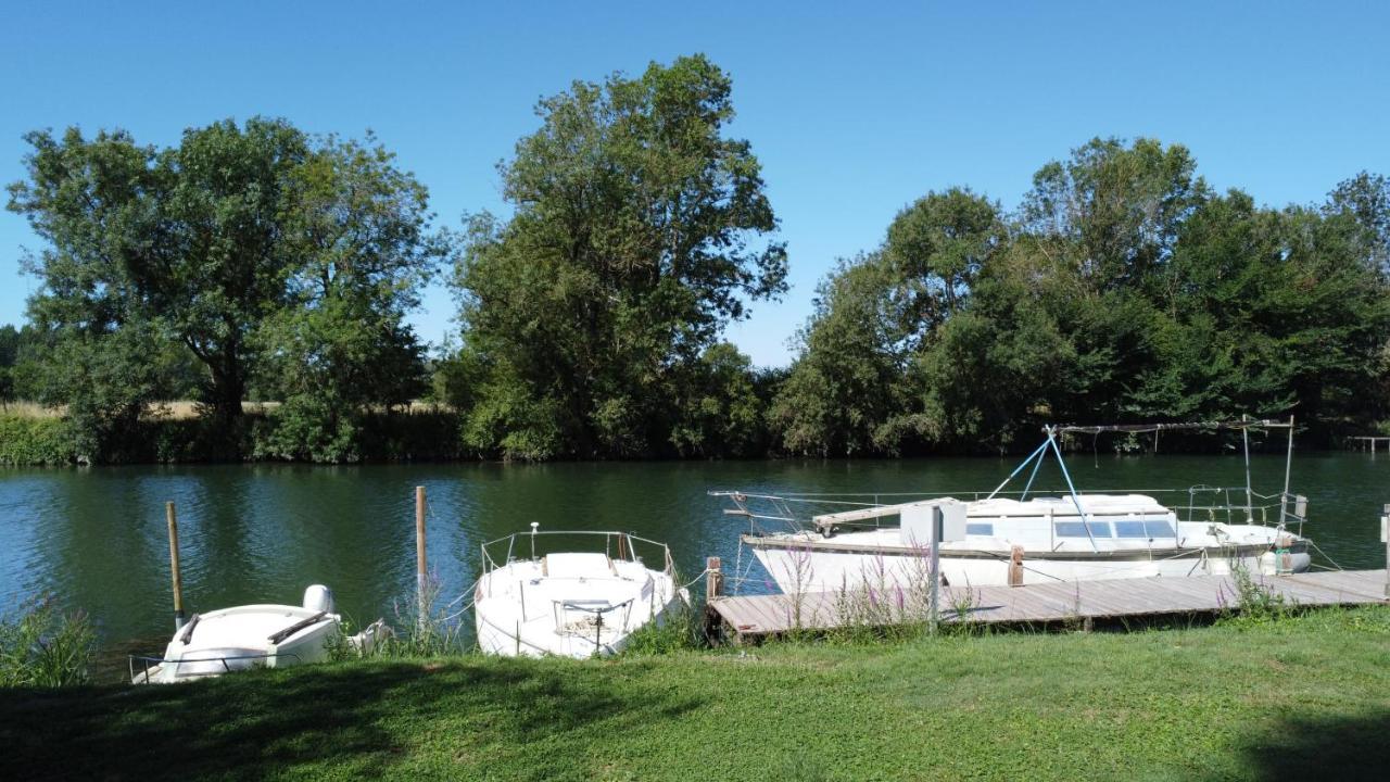 Camping Belle Riviere Chaniers Luaran gambar
